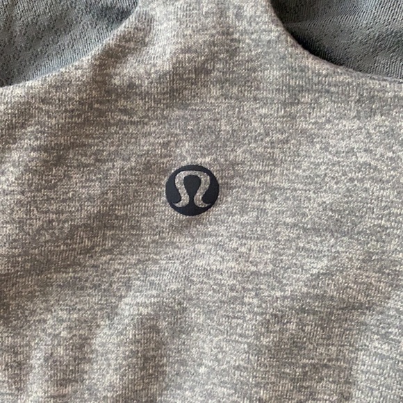 Lululemon sleeveless workout top in light grey - Picture 7 of 8